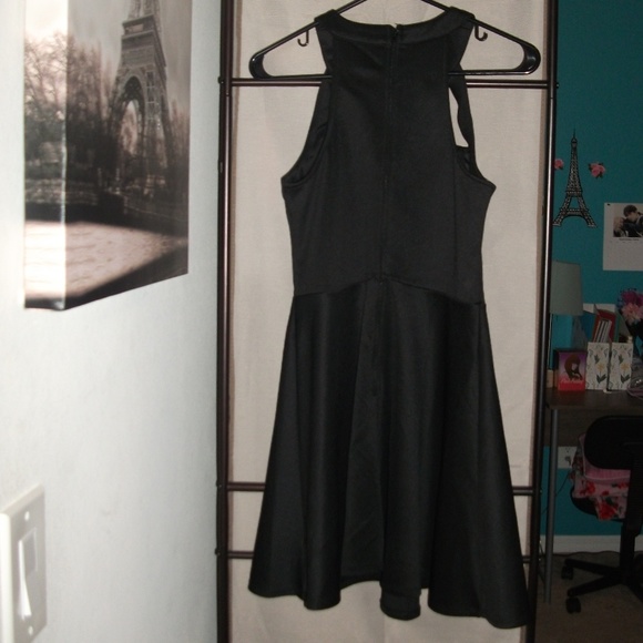 Black Cut Out Skater Dress Size: M - Picture 2 of 3